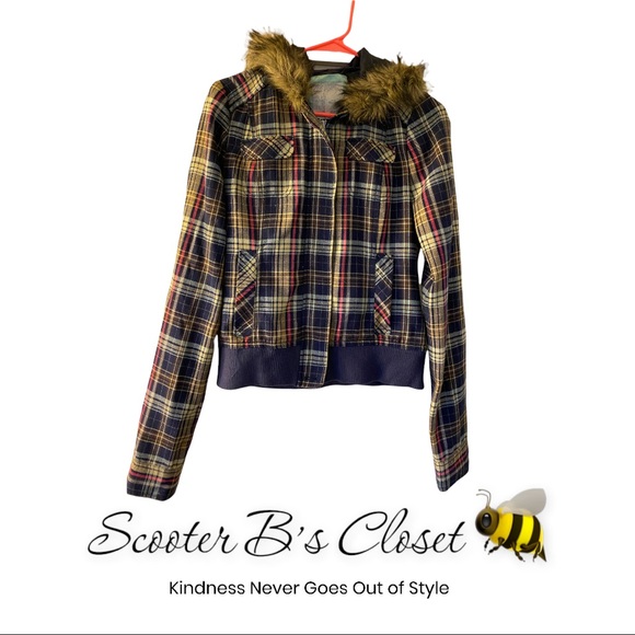 Tildon Jackets & Blazers - Tildon Small Plaid Fau Fur Hooded Bomber Jacket 🐝